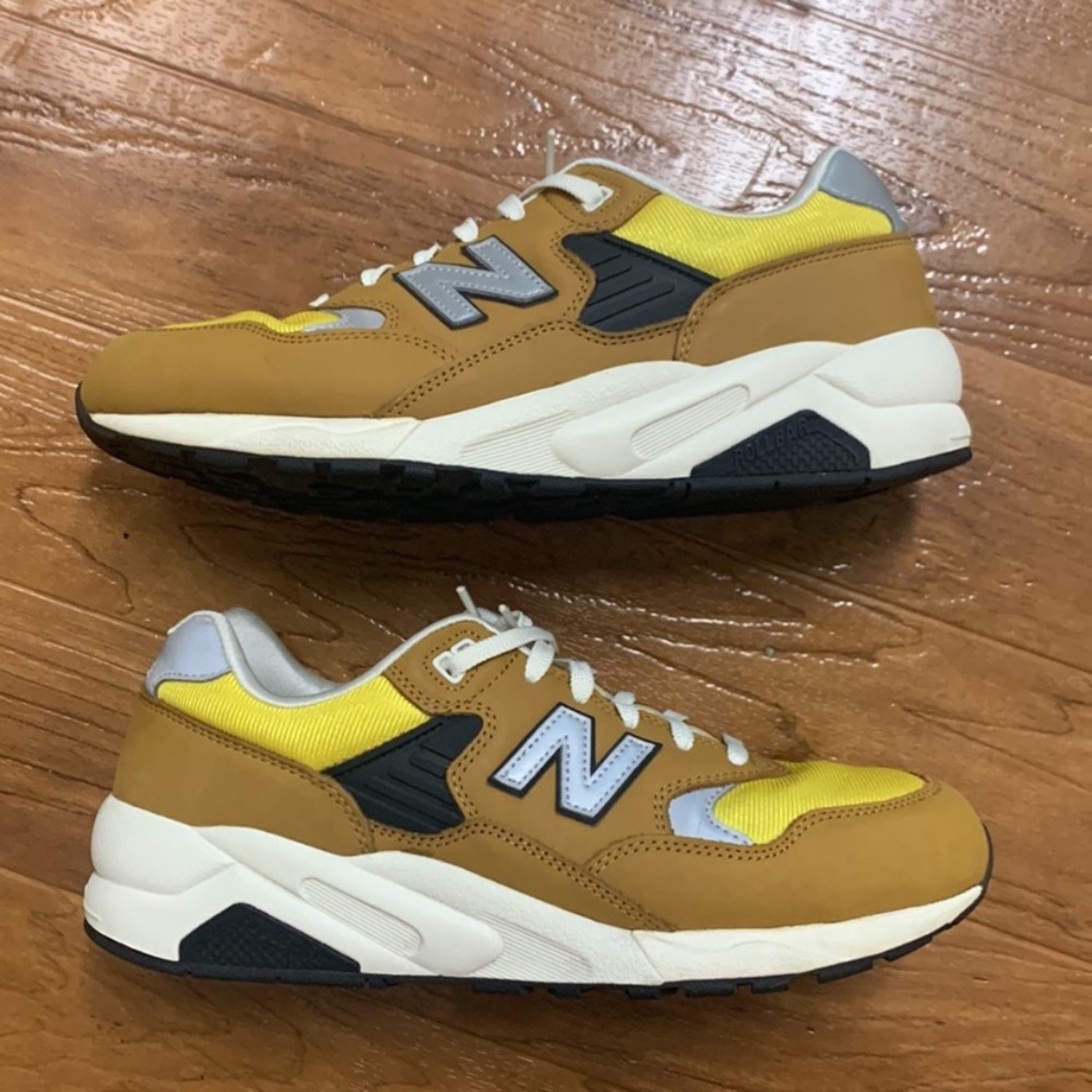 New Balance Yellow/Tan New Balance 580 Sneakers